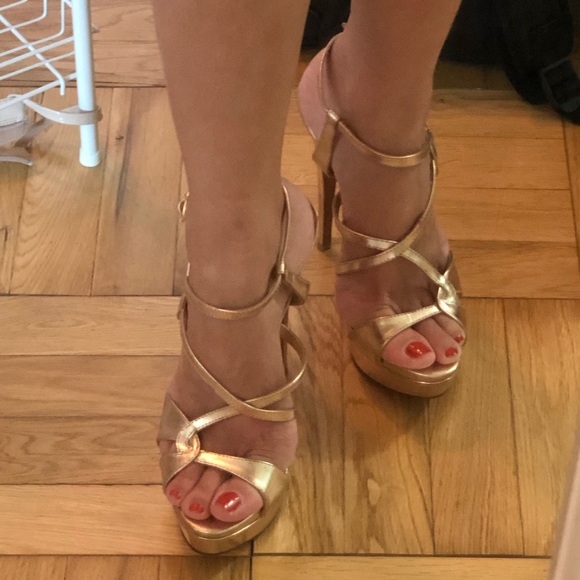 Idore Gold Heels - Picture 1 of 8